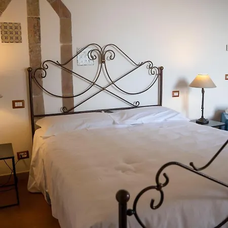 Dimora Santa Barbara 3*